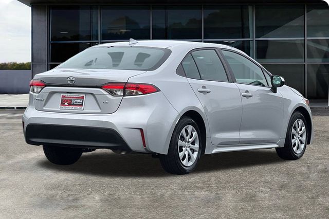2024 Toyota Corolla LE photo 2