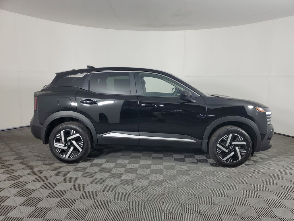 2025 Nissan Kicks SV photo 3