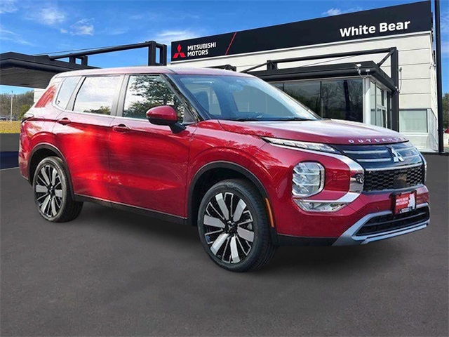 2025 Mitsubishi Outlander SE's photo