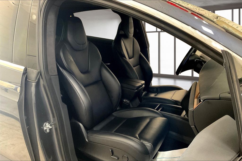 2019 Tesla Model X Performance photo 6
