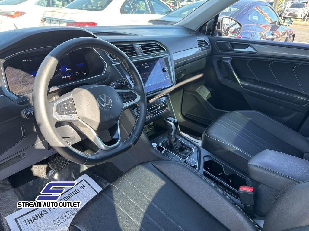 2023 Volkswagen Tiguan SE photo 13