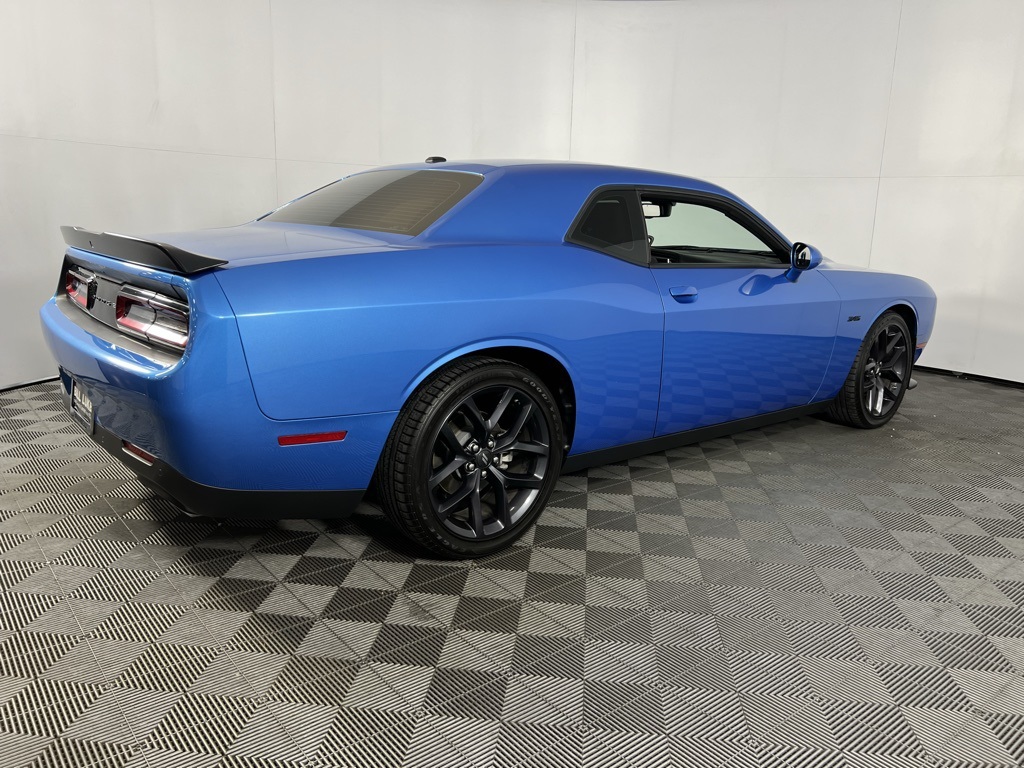 2023 Dodge Challenger R/T photo 4