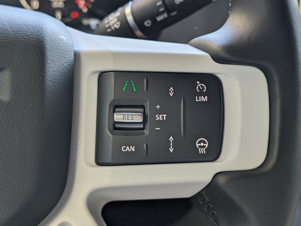 2025 Land Rover Defender 110 X-Dynamic SE photo 20