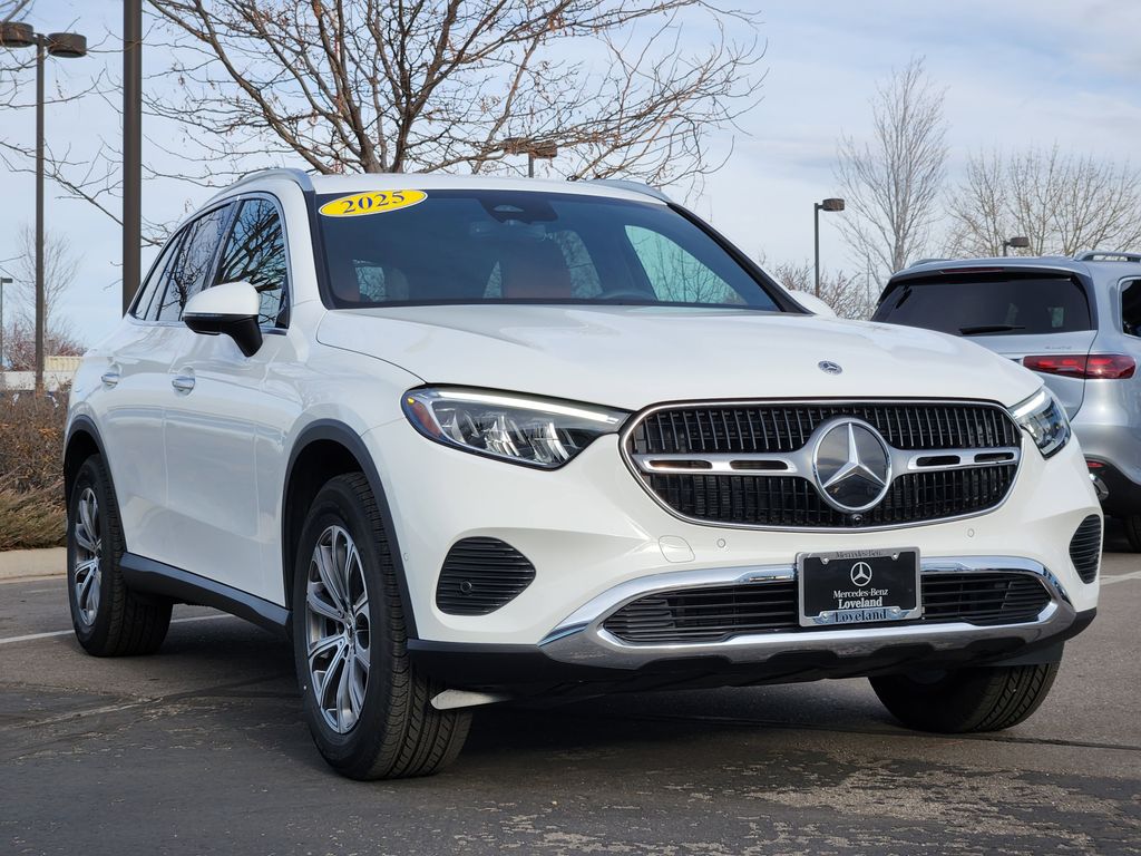 2025 Mercedes-Benz GLC Base's photo