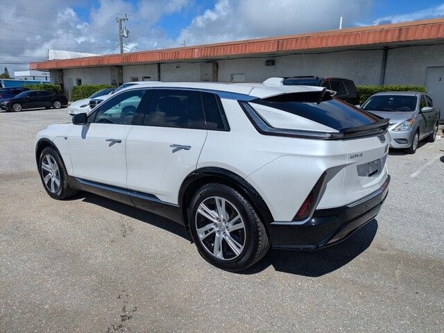 2024 Cadillac Lyriq Tech photo 2