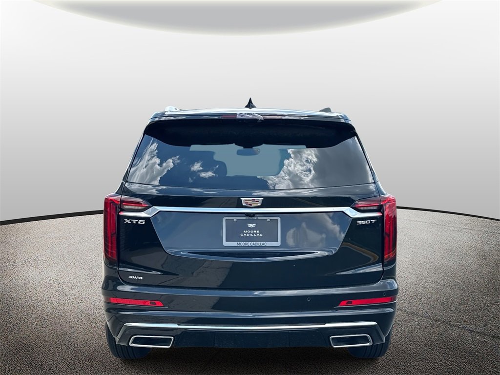 2025 Cadillac XT6 Luxury photo 3