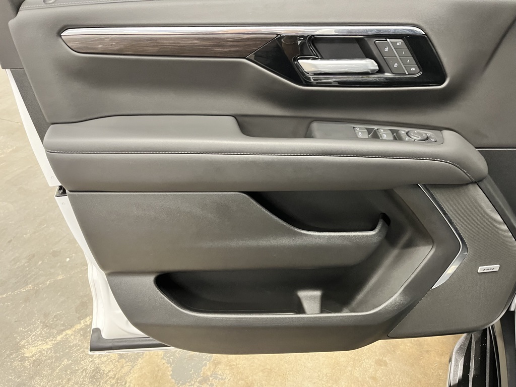 2025 Chevrolet Tahoe LT photo 15