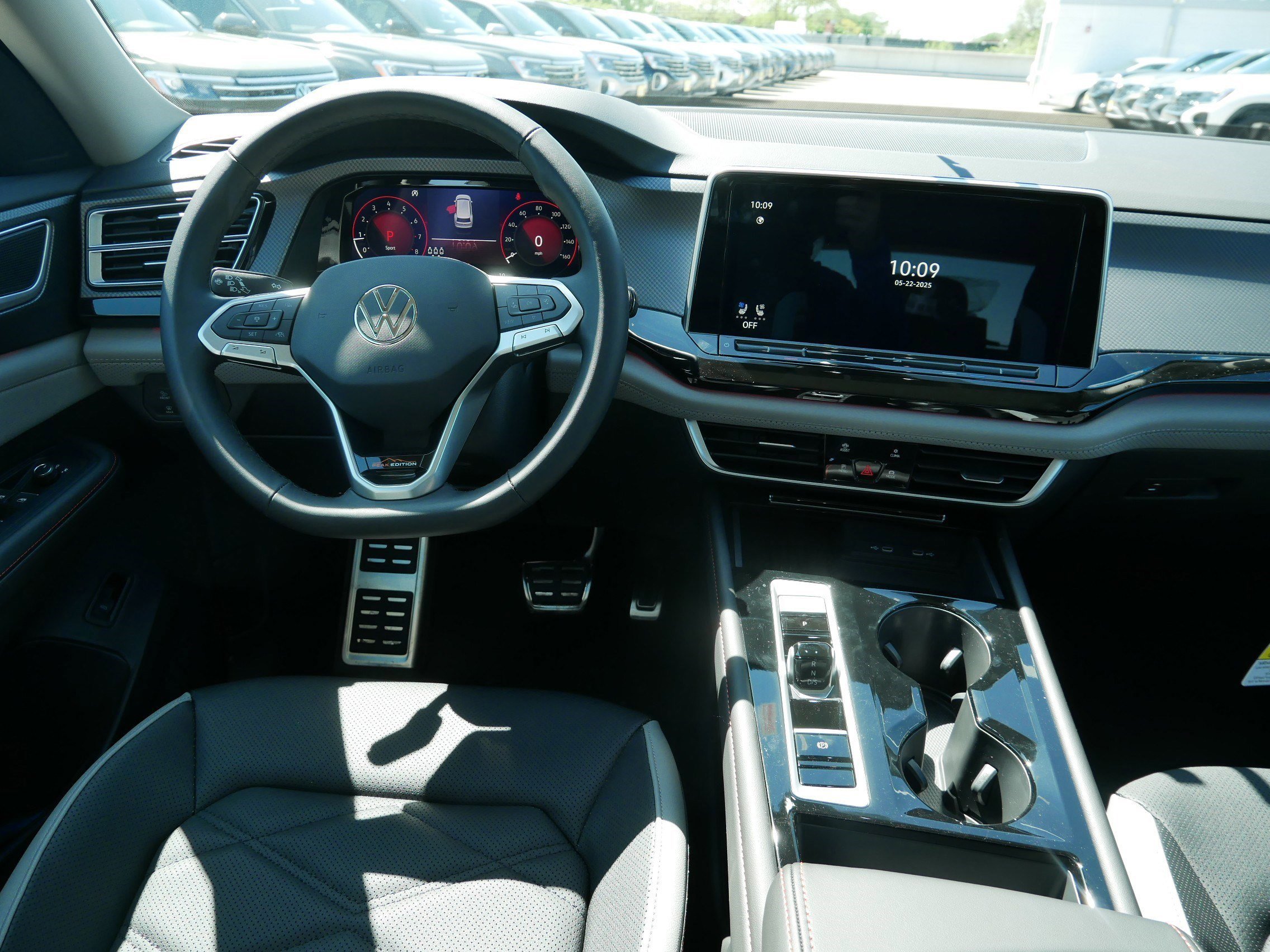 2025 Volkswagen Atlas Peak Edition SE photo 4