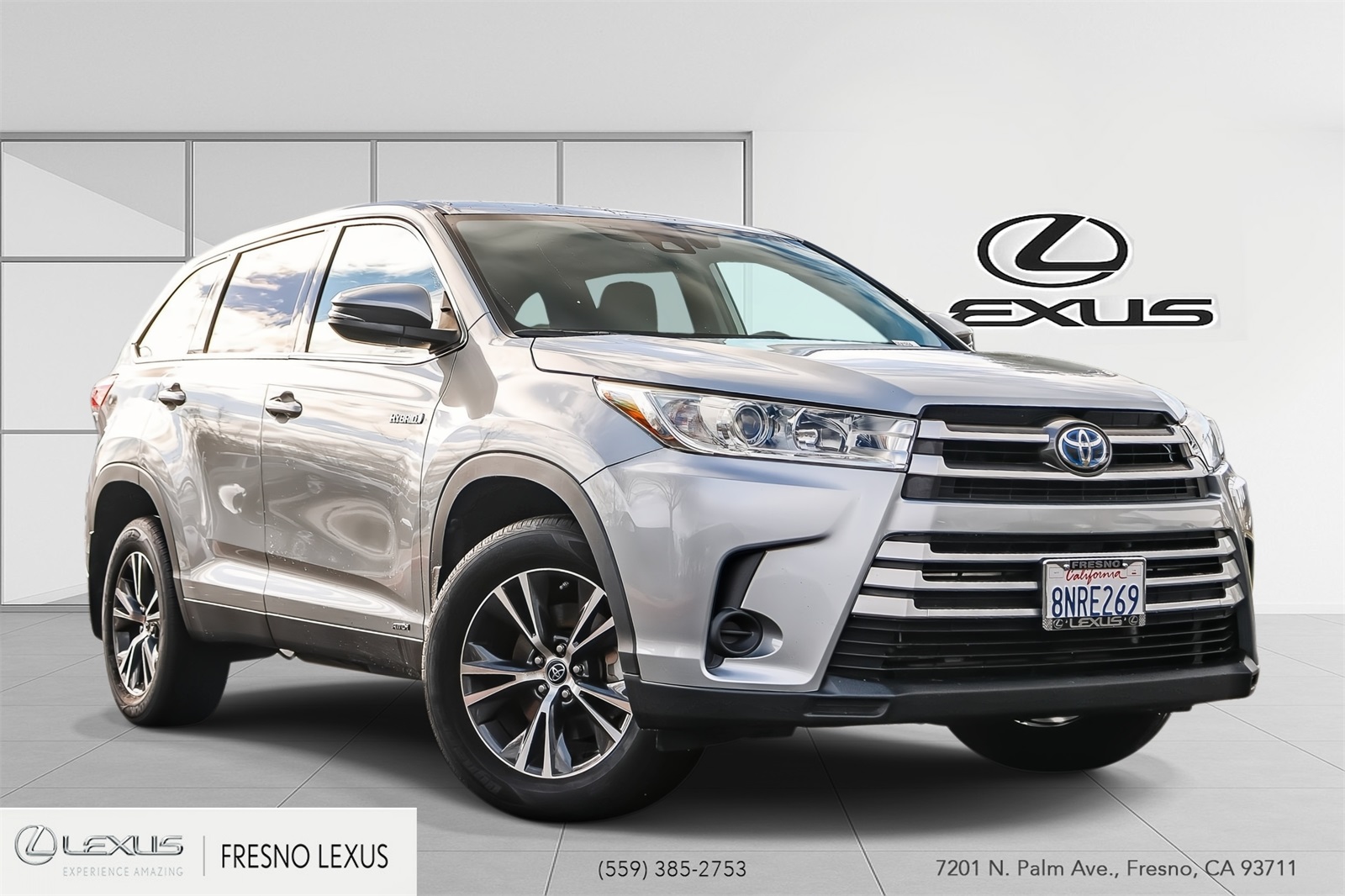 2019 Toyota Highlander LE's photo