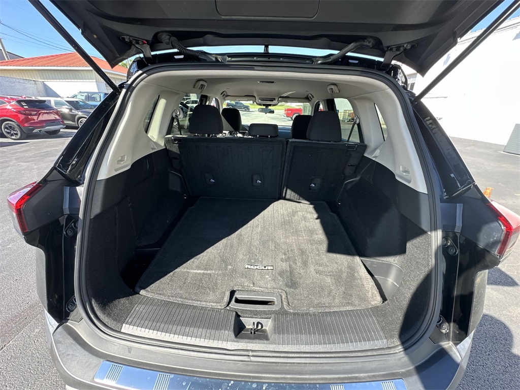2023 Nissan Rogue SV photo 21