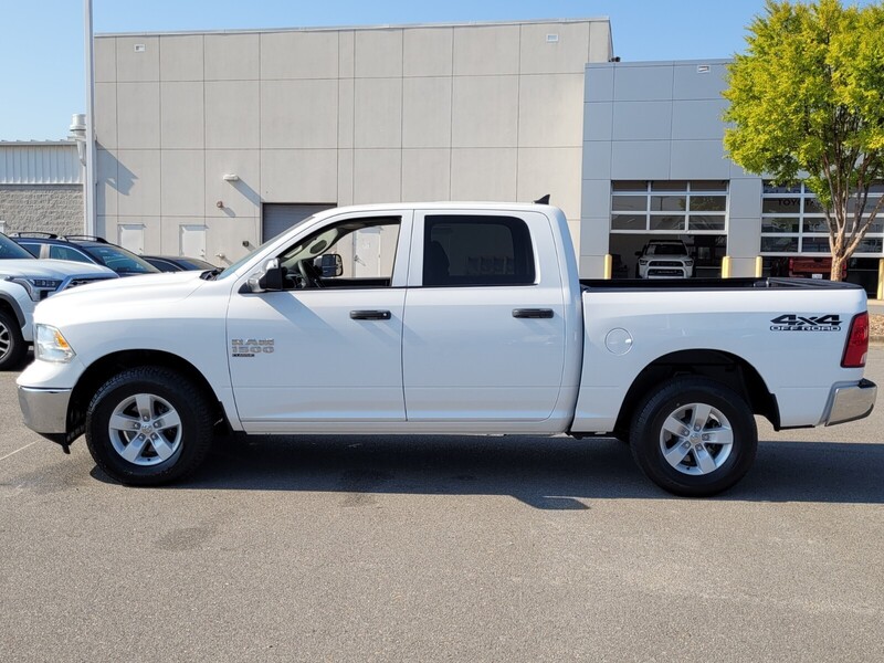 2023 Ram 1500 Classic SLT photo 4