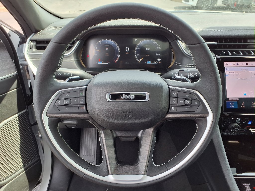 2025 Jeep Grand Cherokee Limited photo 11