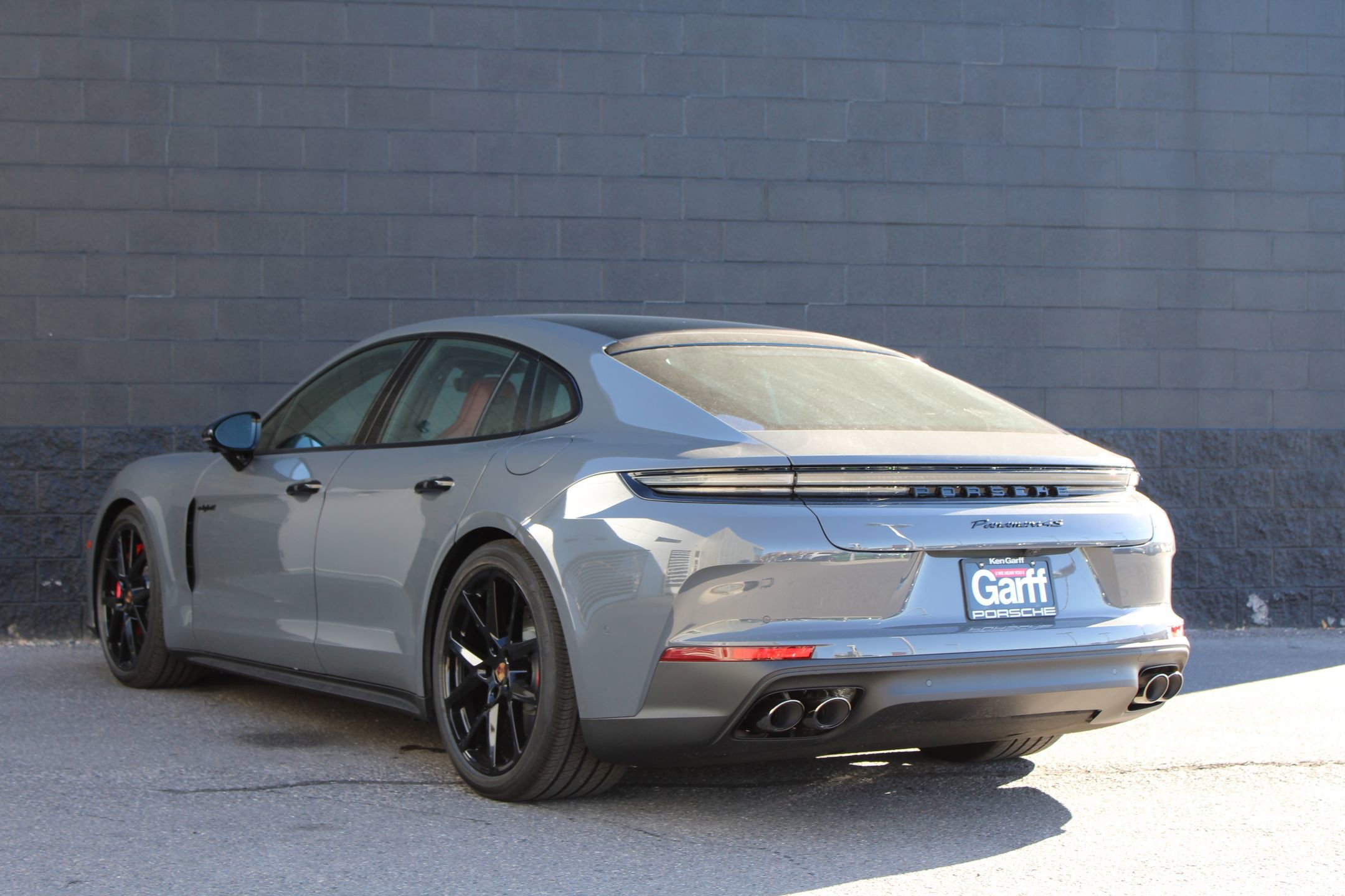 2026 Porsche Panamera 4S E-Hybrid photo 3