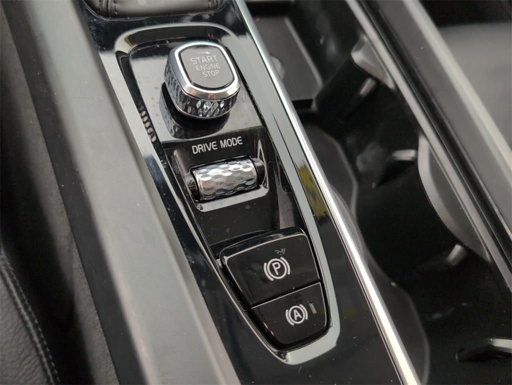 2021 Volvo V60 Cross Country T5 photo 25