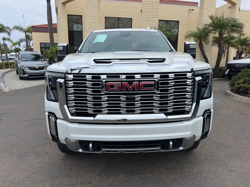 2024 Gmc Sierra HD Denali photo 2