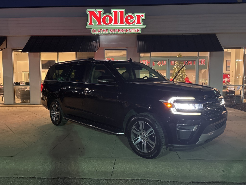 2023 Ford Expedition Limited's photo