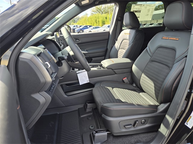 2025 Nissan Pathfinder Rock Creek photo 9