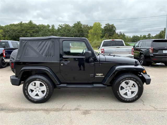 2012 Jeep Wrangler Sahara photo 2