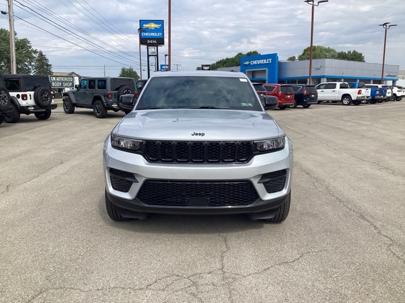 2025 Jeep Grand Cherokee Altitude X photo 2