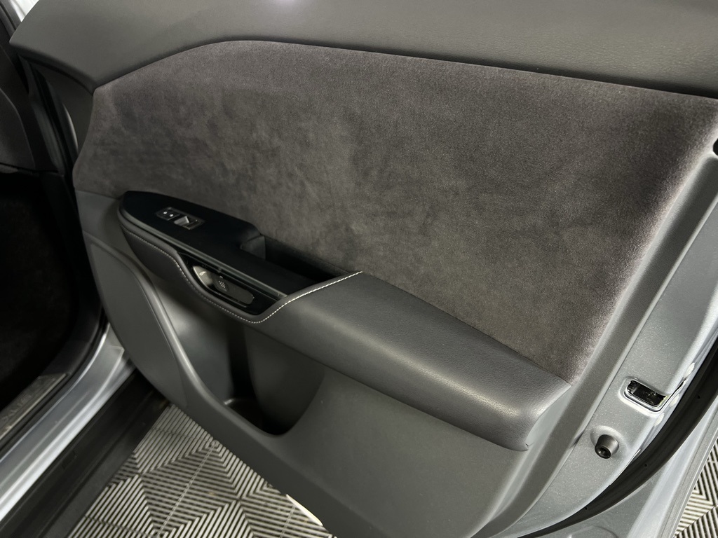 2023 Lexus RZ 450e Luxury photo 30
