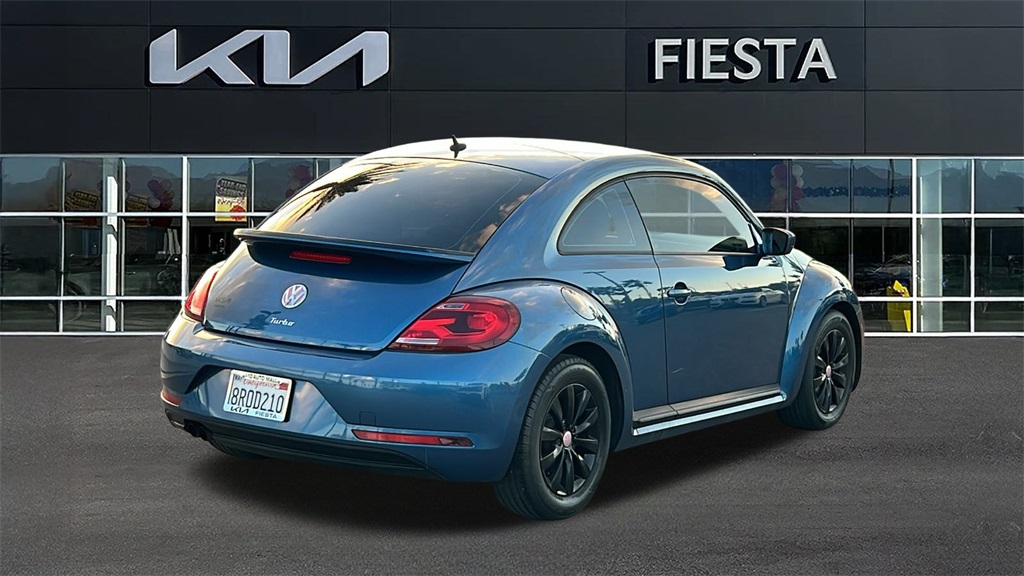 2018 Volkswagen Beetle S photo 3