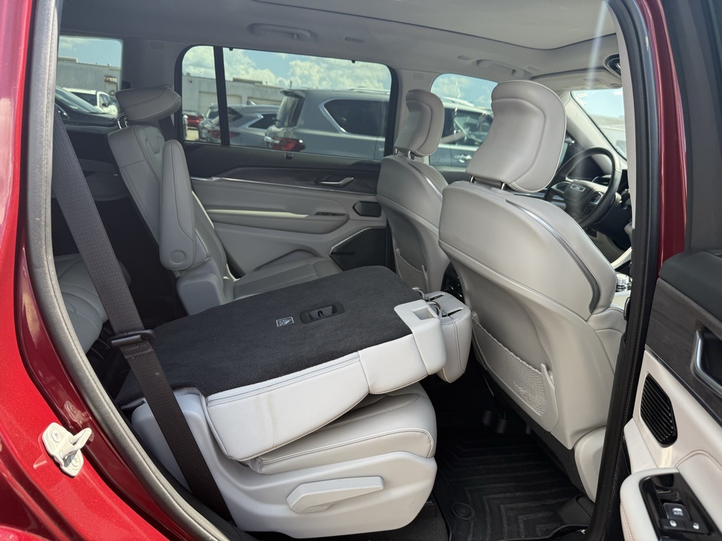 2021 Jeep Grand Cherokee Overland photo 8