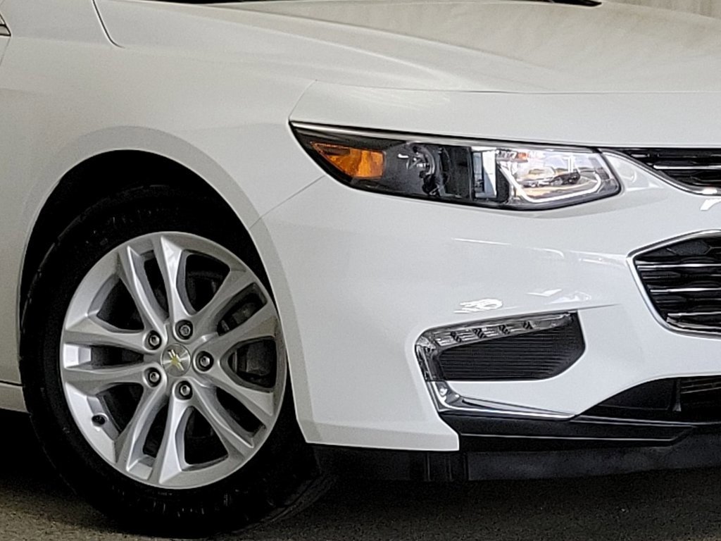 2018 Chevrolet Malibu 1LT photo 3