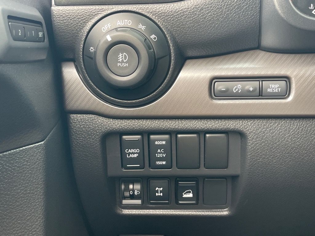 2023 Nissan Titan PRO-4X photo 18