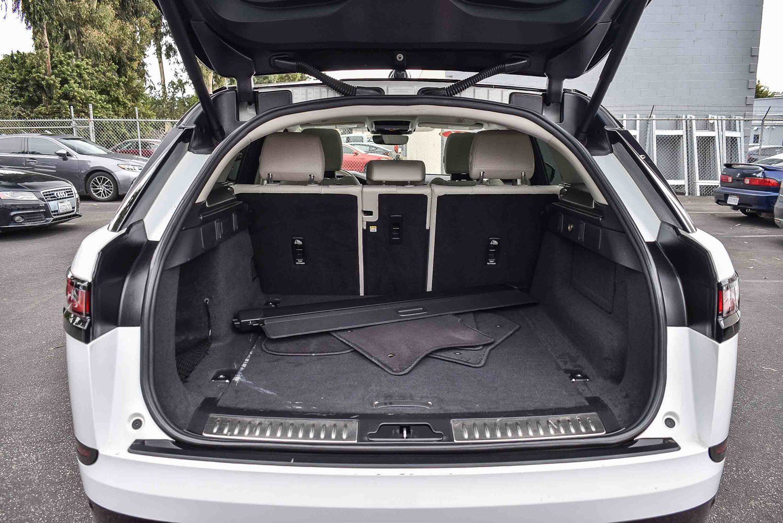 2021 Land Rover Range Rover Velar R-Dynamic S photo 24