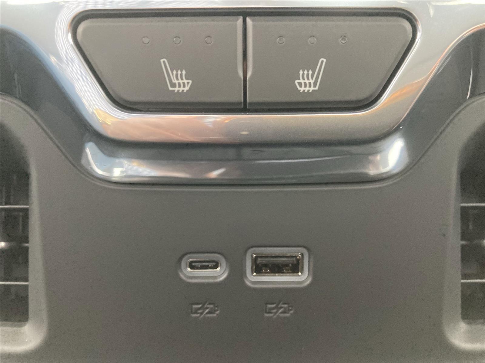2026 Chevrolet Silverado 1500 High Country photo 17