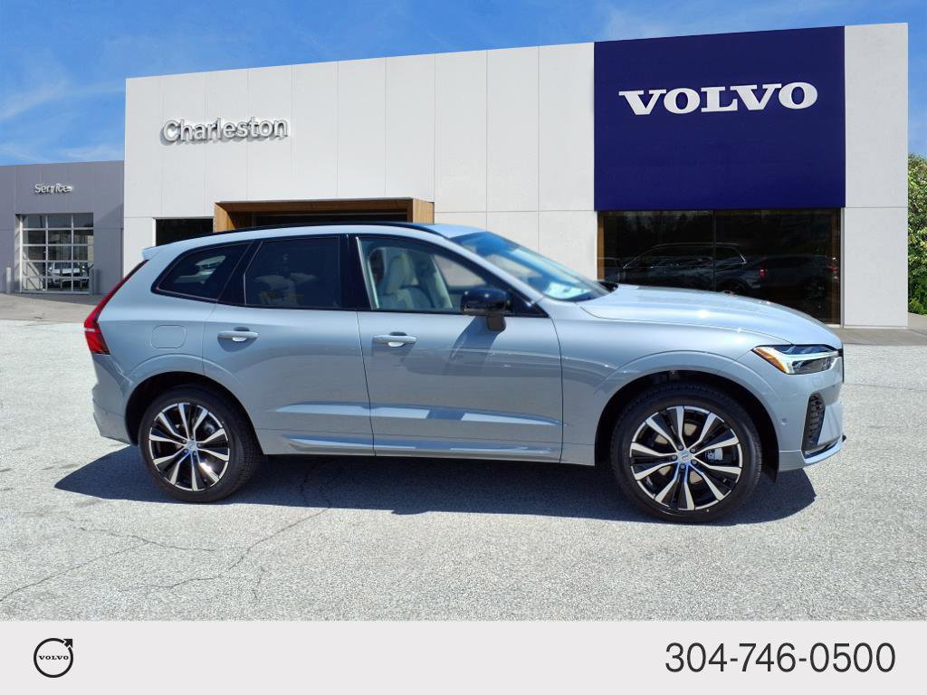 2025 Volvo XC60 Plus photo 2