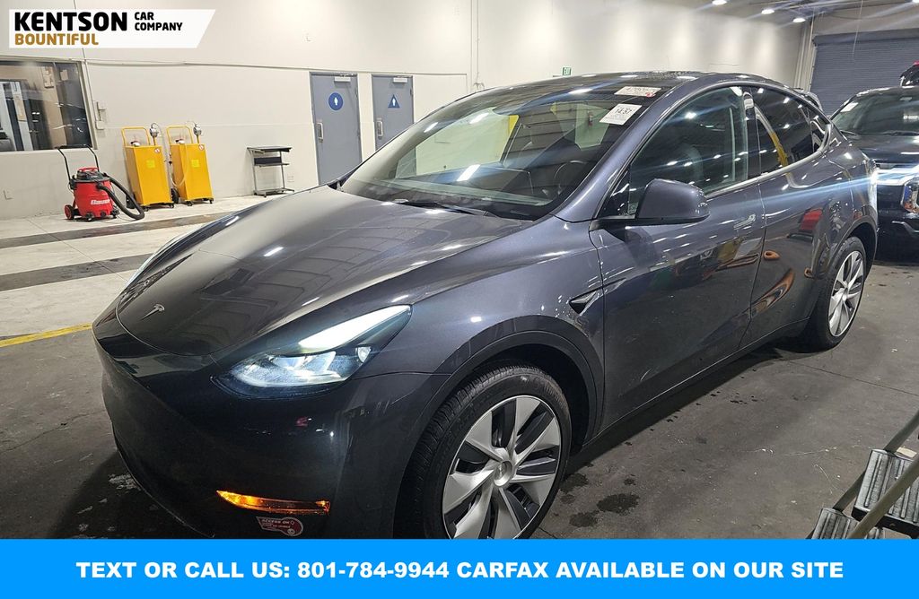 2023 Tesla Model Y Long Range's photo