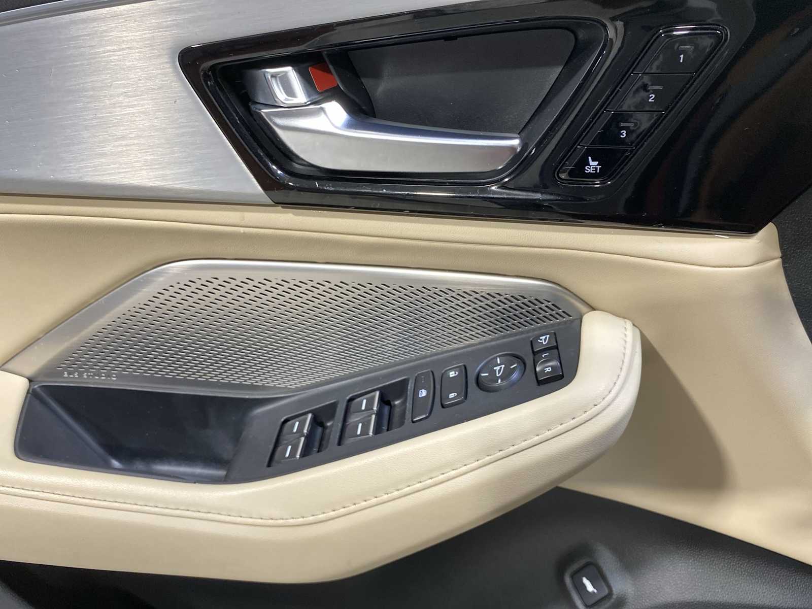 2023 Acura MDX Technology SH-AWD photo 21