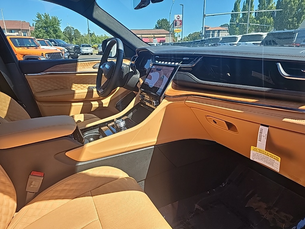 2025 Jeep Grand Cherokee L Summit Reserve photo 9