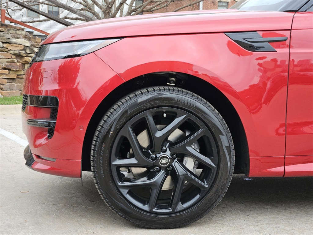 2025 Land Rover Range Rover Sport SE photo 9