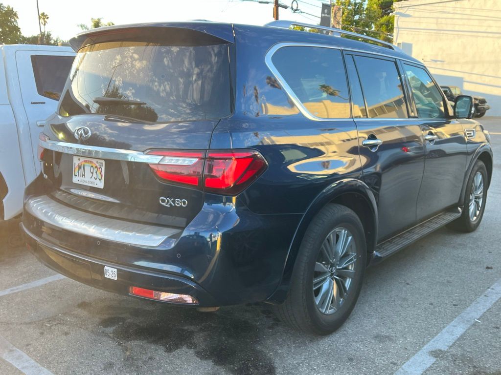 2022 Infiniti QX80 Luxe photo 4
