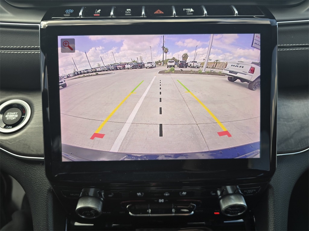 2023 Jeep Grand Cherokee Overland 4xe photo 23
