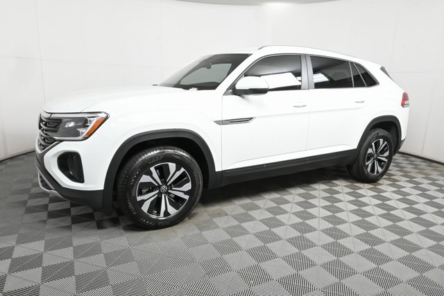 2025 Volkswagen Atlas Cross Sport SE photo 3