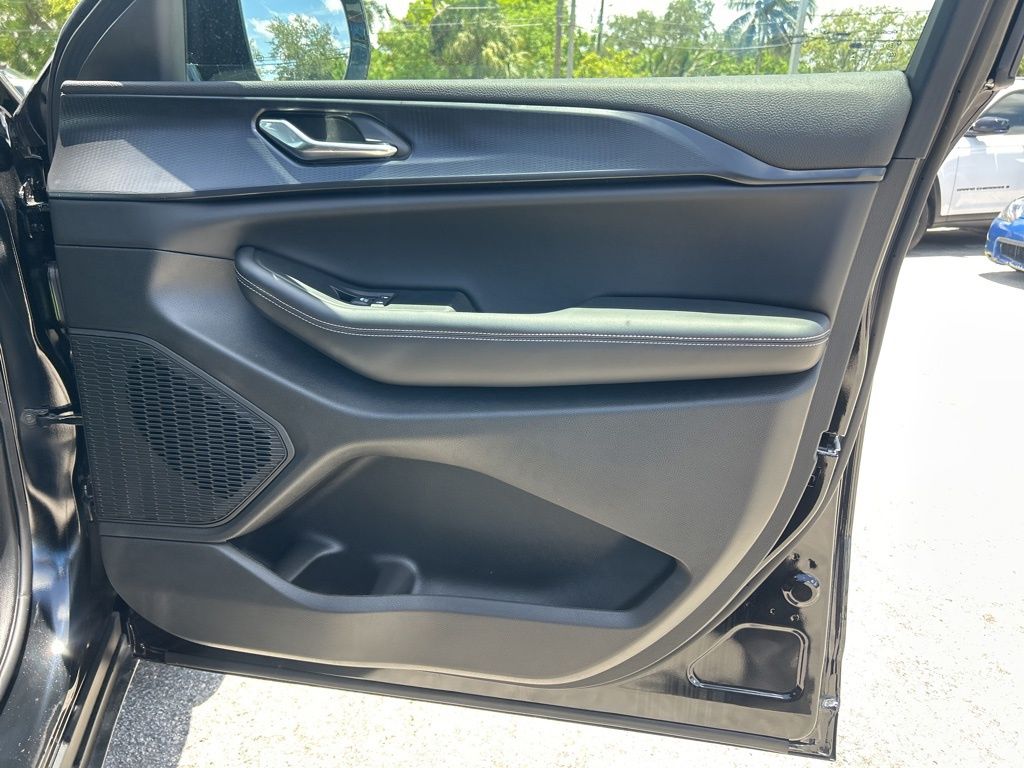 2025 Jeep Grand Cherokee Altitude X photo 24