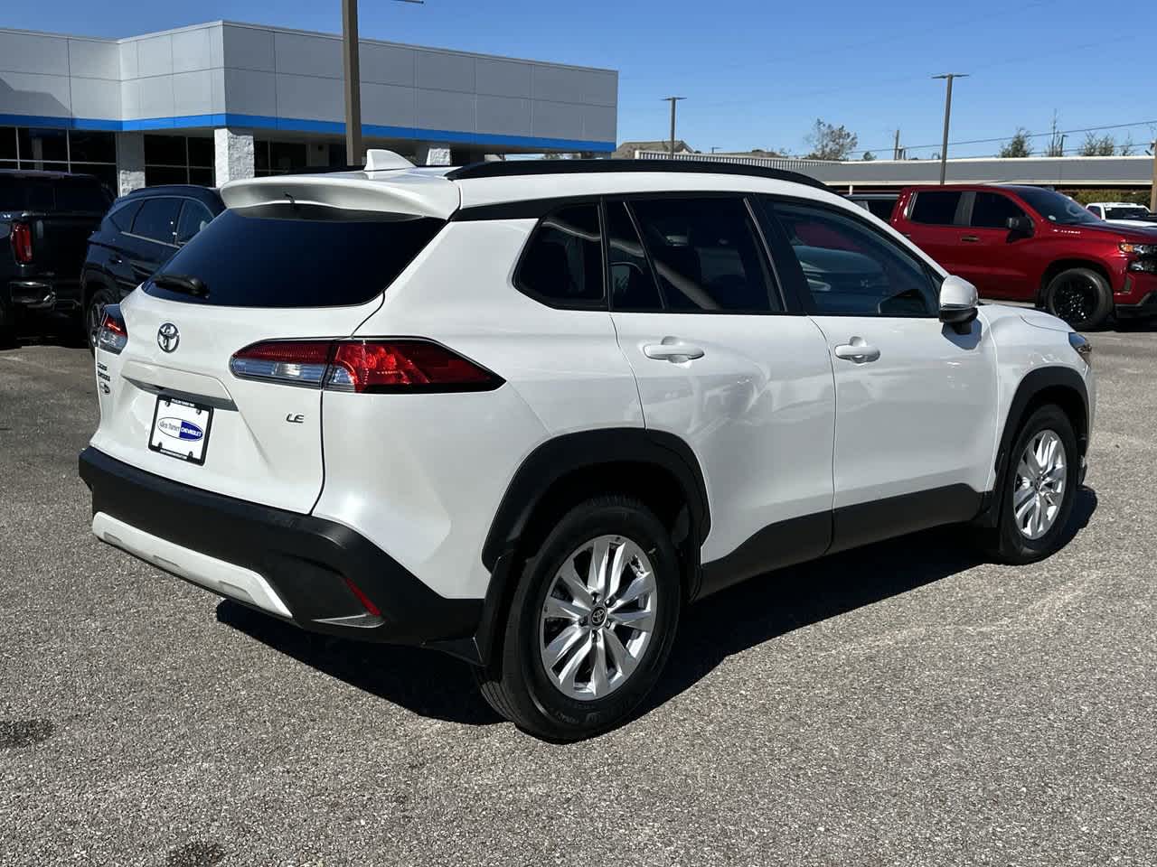 2024 Toyota Corolla Cross LE photo 2