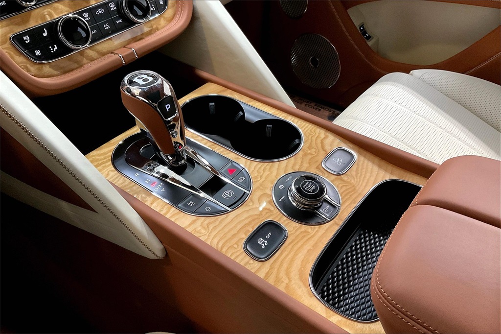 2024 Bentley Bentayga Azure photo 12