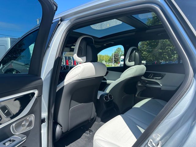 2026 Mercedes Benz GLC 300 4MATIC photo 15