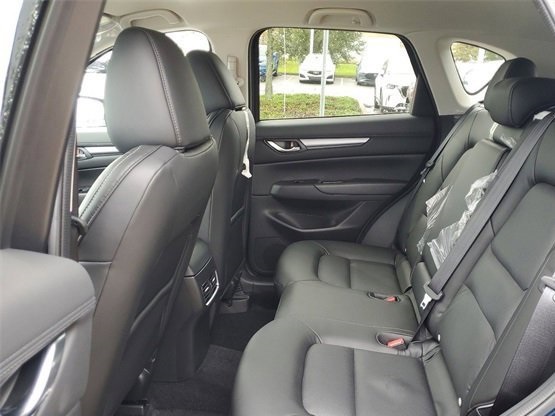2025 Mazda CX-5 Preferred photo 4