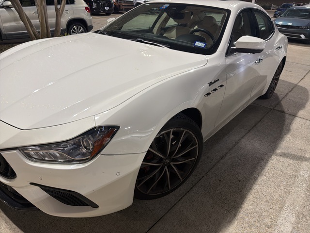 2022 Maserati Ghibli Modena's photo