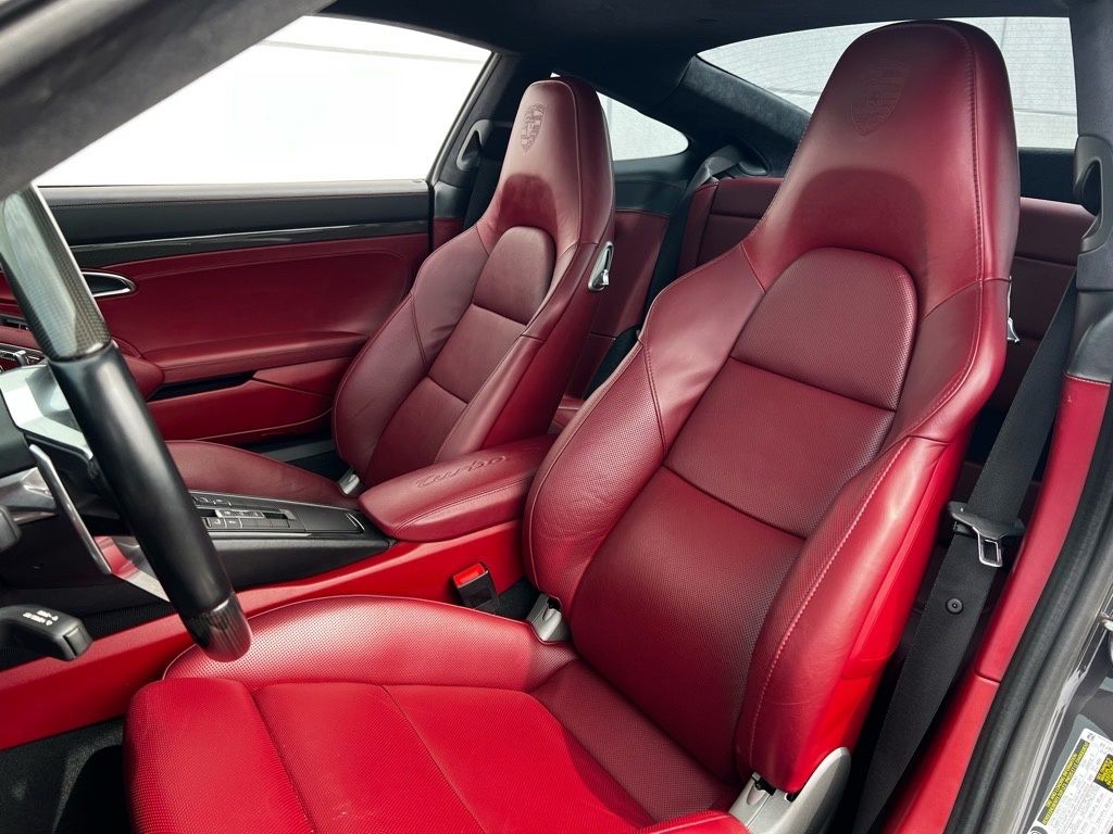 2019 Porsche 911 Turbo S photo 2