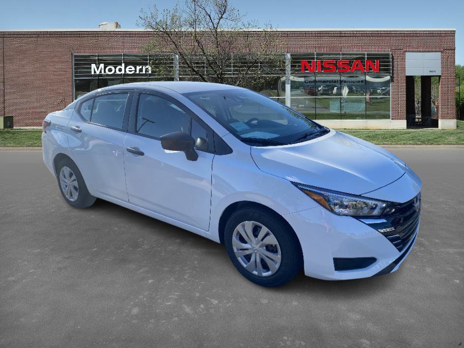 2025 Nissan Versa S photo 5