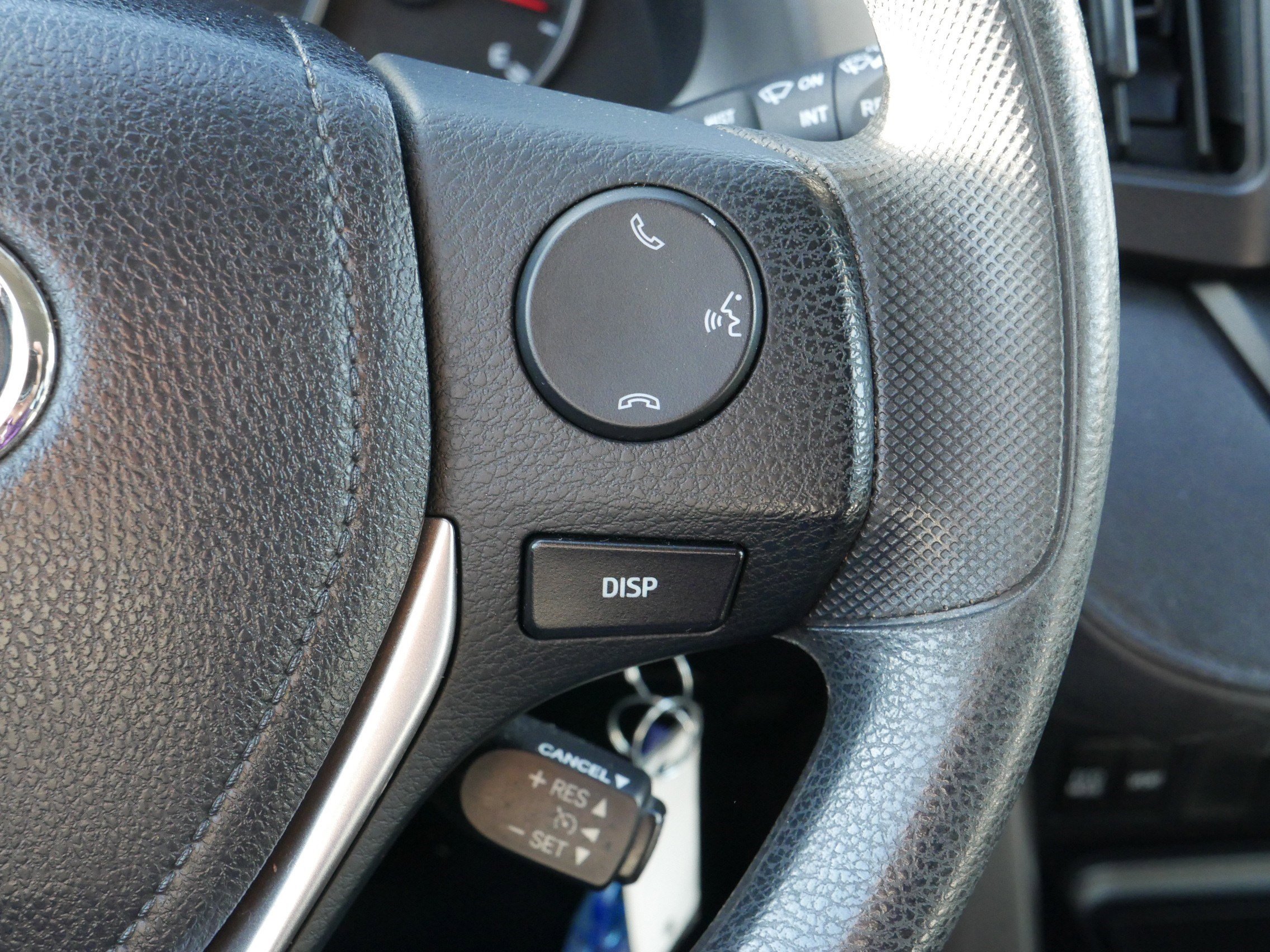 2016 Toyota RAV4 LE photo 26