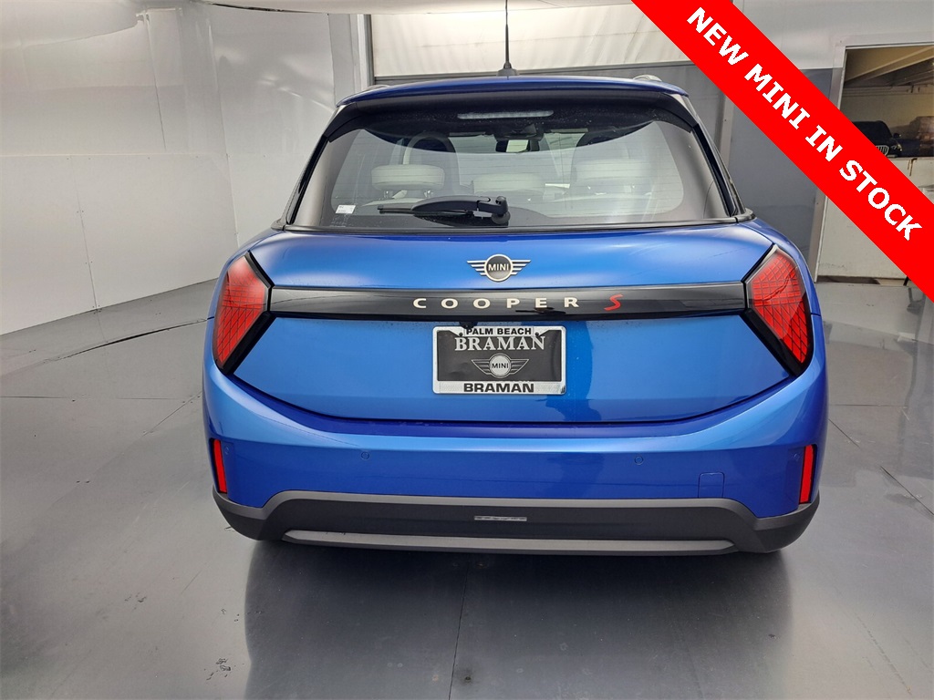 2025 Mini Cooper 4 Door Hardtop Signature photo 4