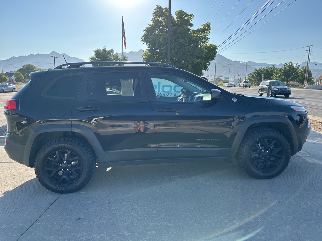2017 Jeep Cherokee Trailhawk photo 7