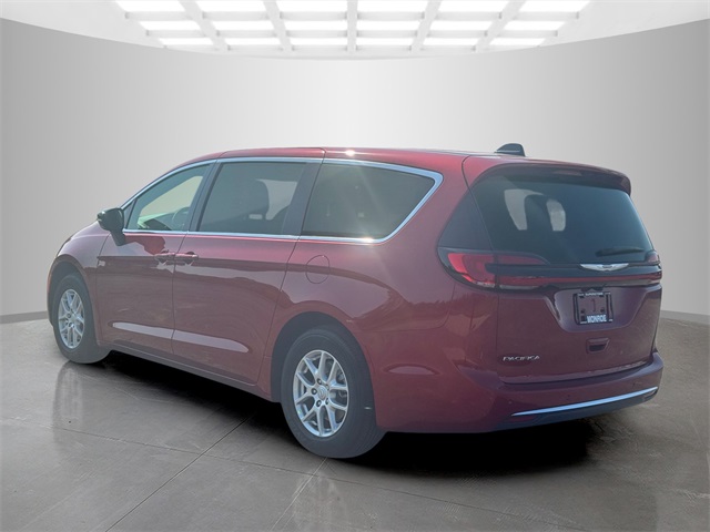2026 Chrysler Pacifica photo 5